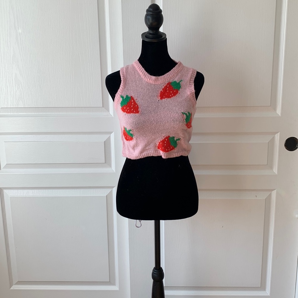 Cropped sweater vest light weight size small